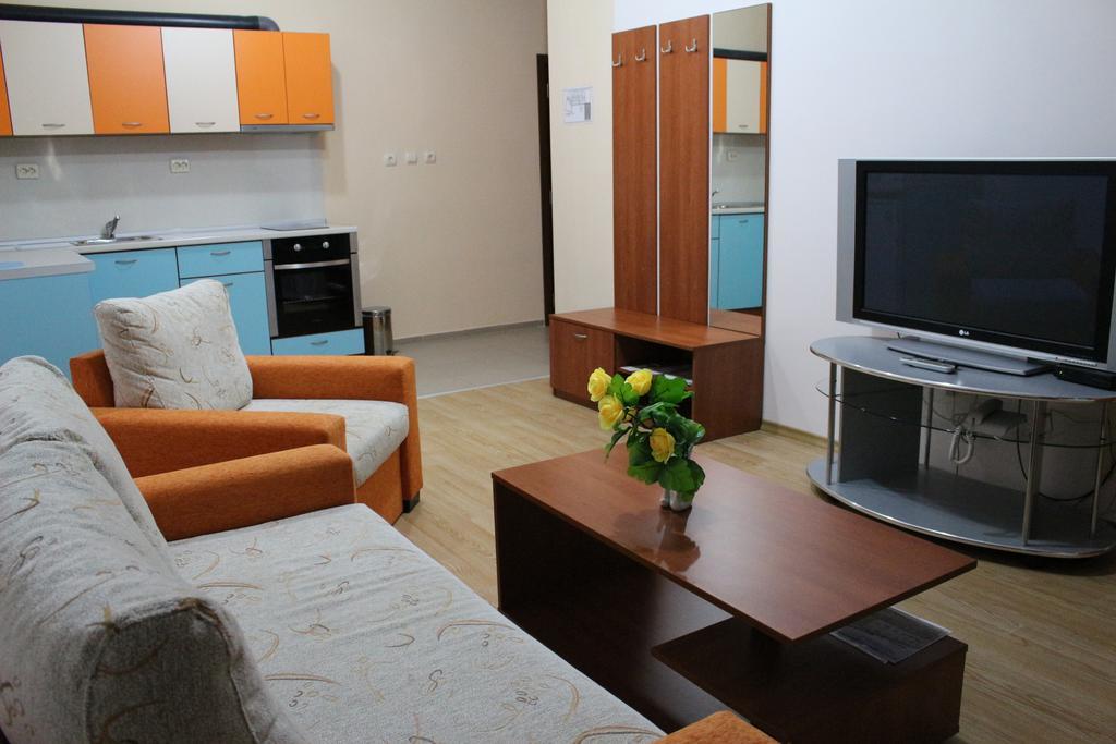 Provans Famili Hotel Letnitsa Εξωτερικό φωτογραφία